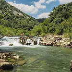 De La Tour Saint-Guilhem-le-Desert