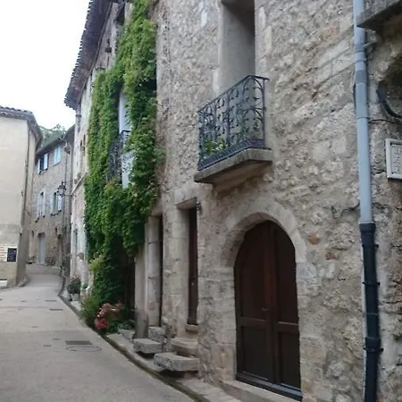 De La Tour Saint-Guilhem-le-Desert