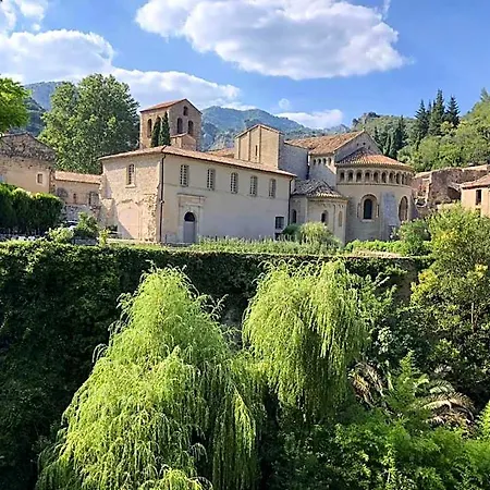 De La Tour Couette-café Saint-Guilhem-le-Desert